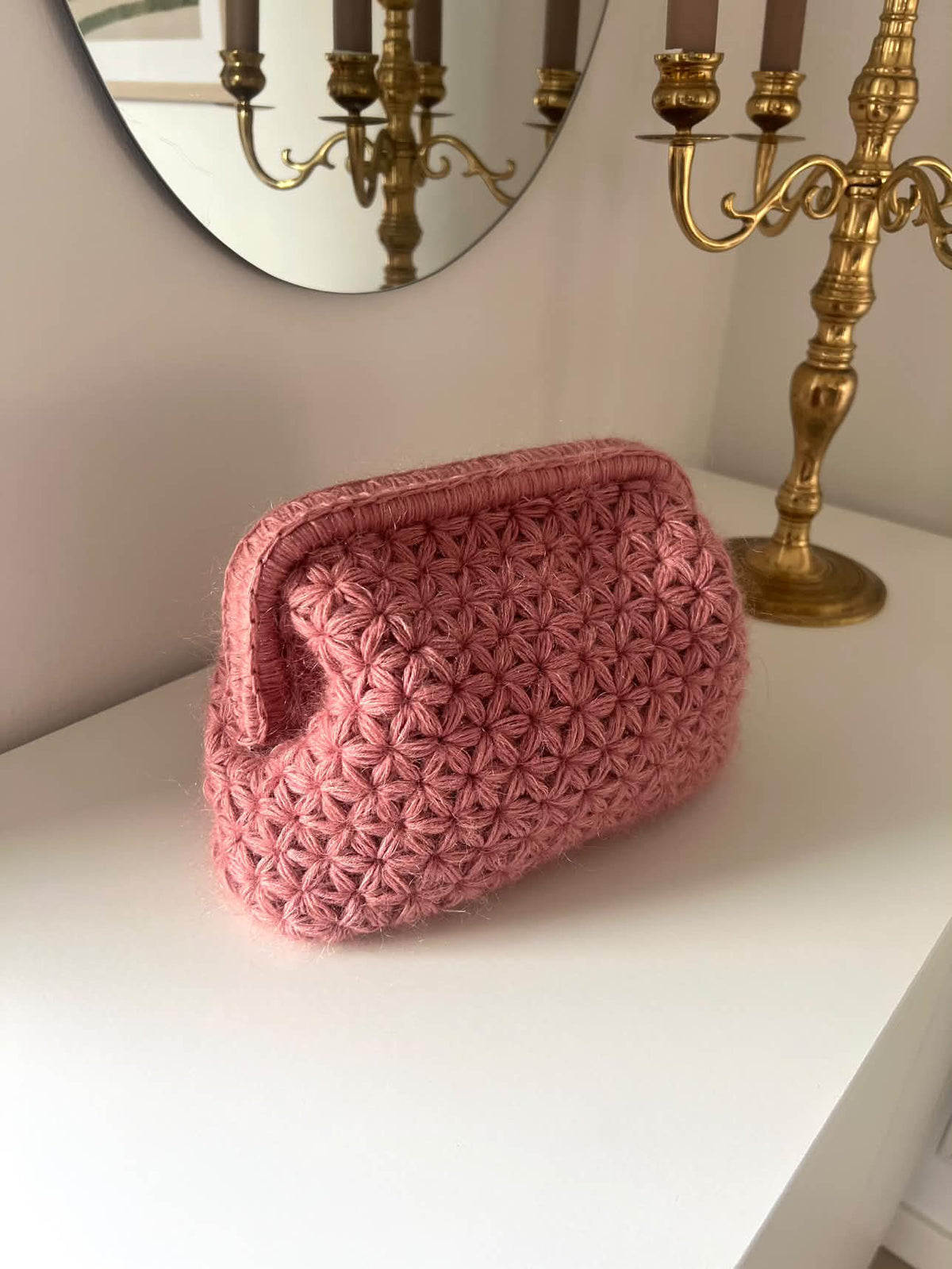 Daisy Clutch
