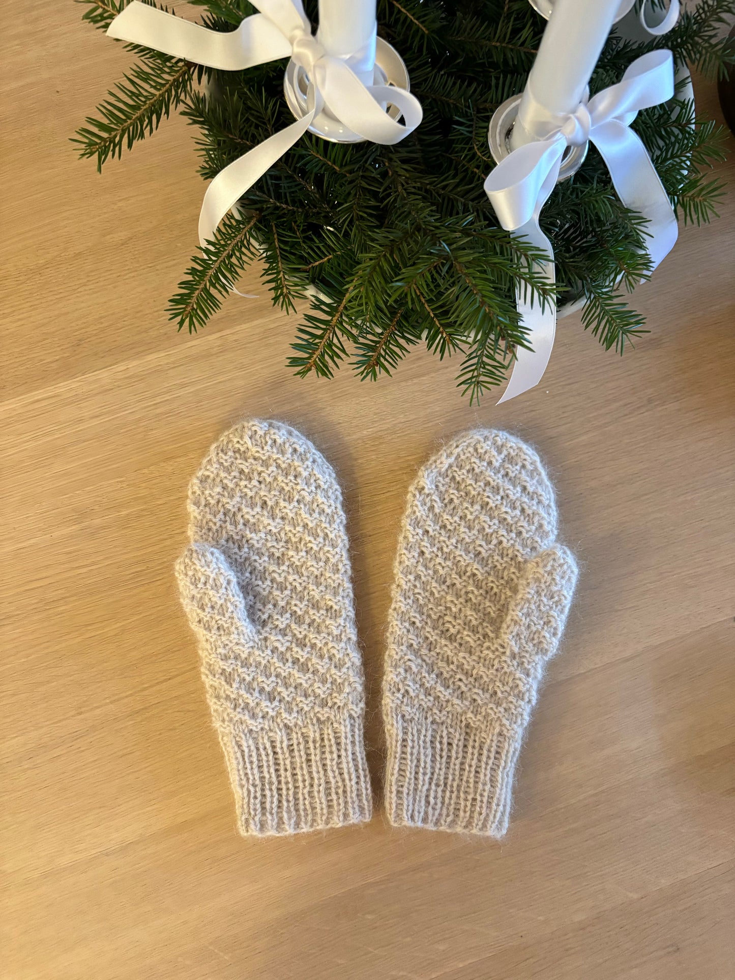 Amelia Mittens