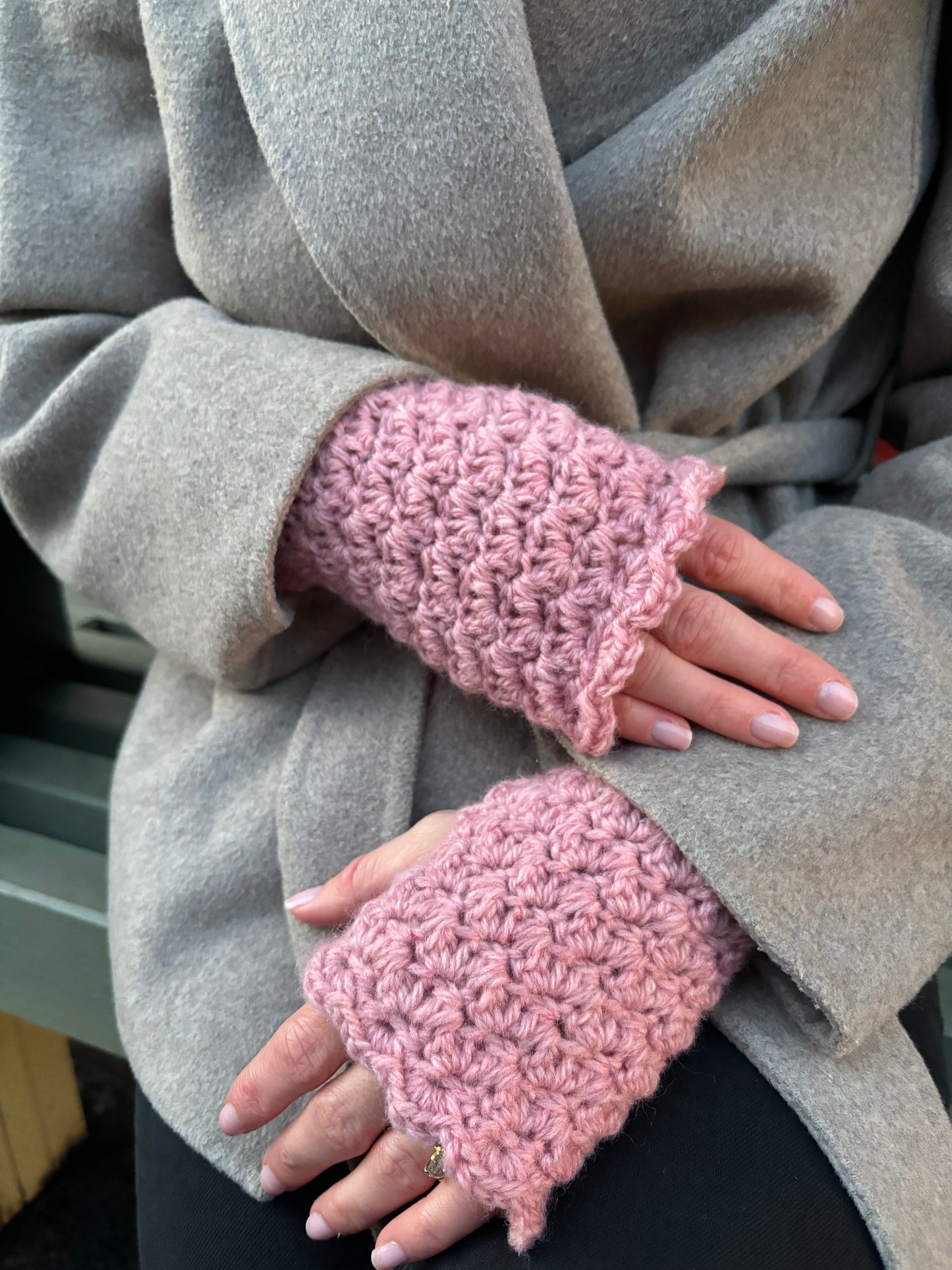 Emilia Wristwarmers