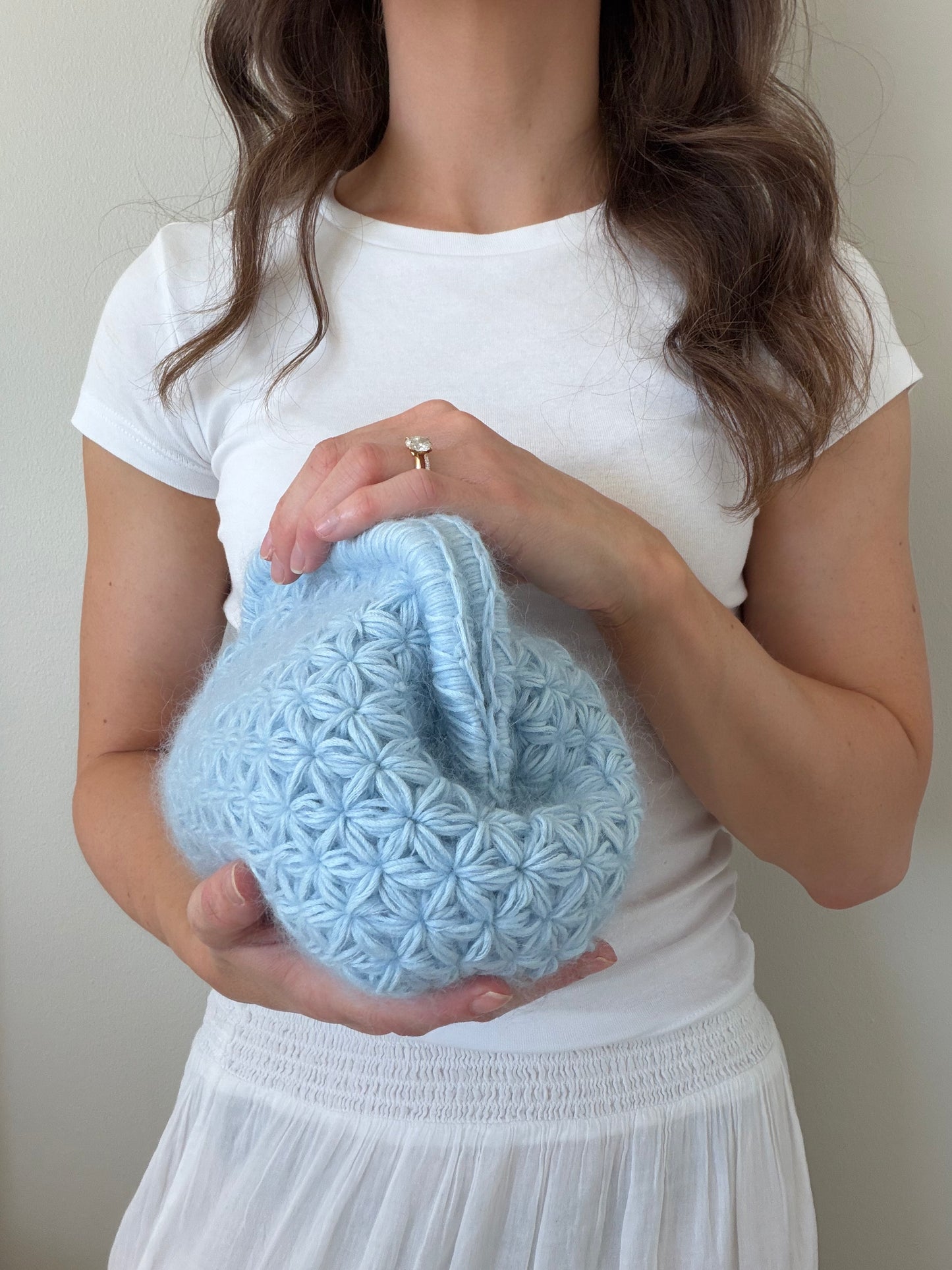Daisy Clutch