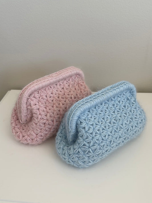 Daisy Clutch