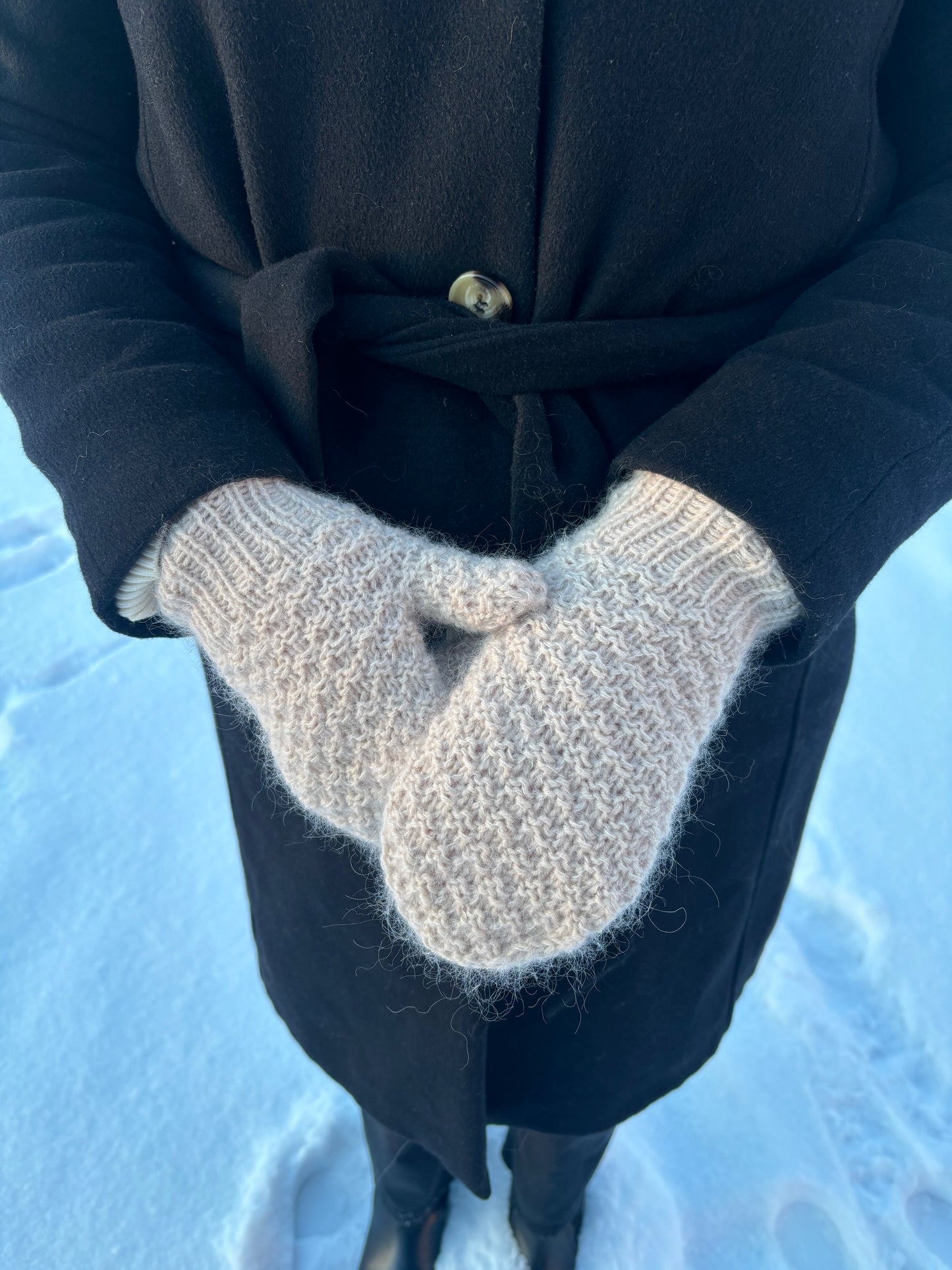 Amelia Mittens
