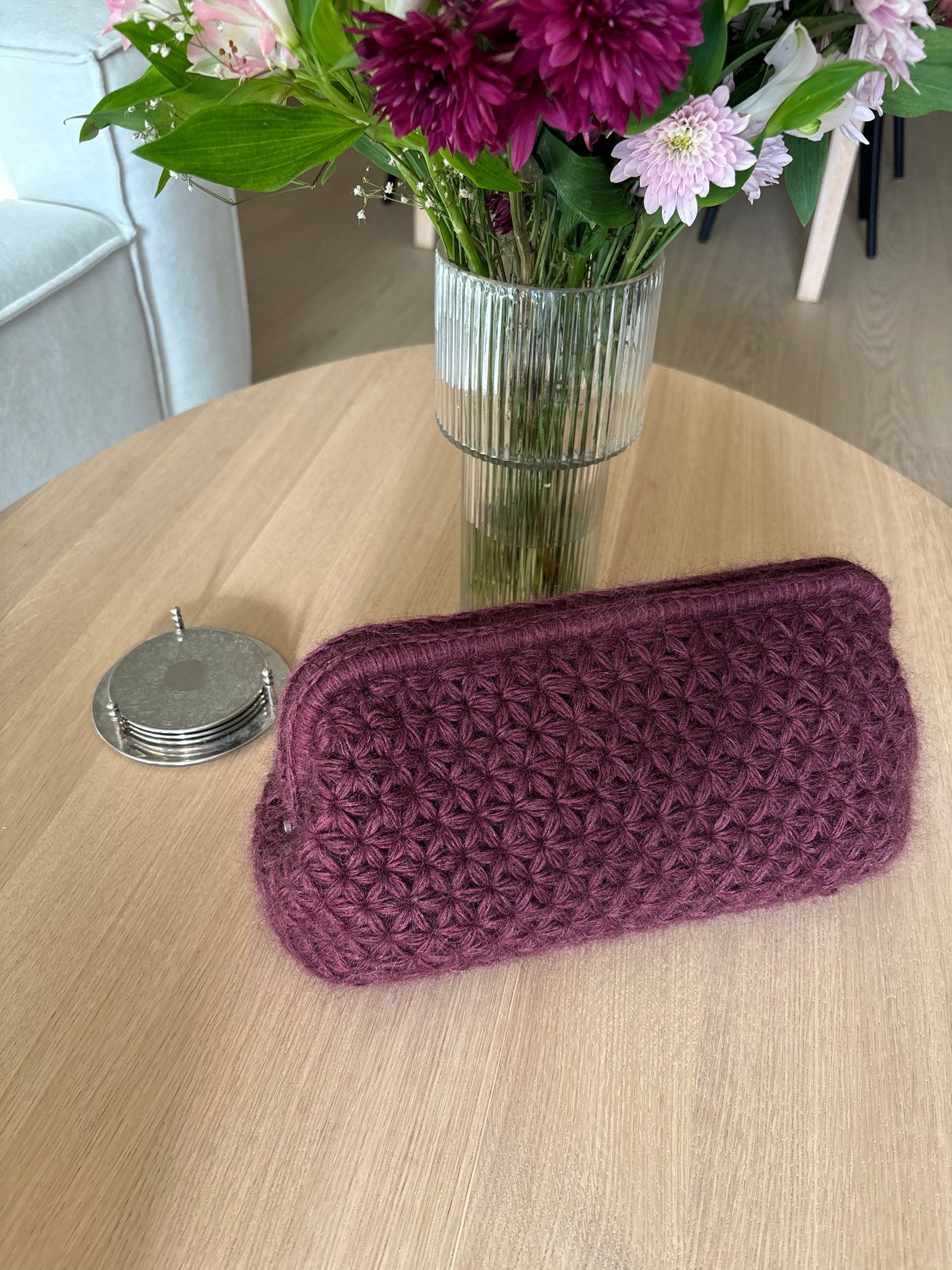 Daisy Clutch